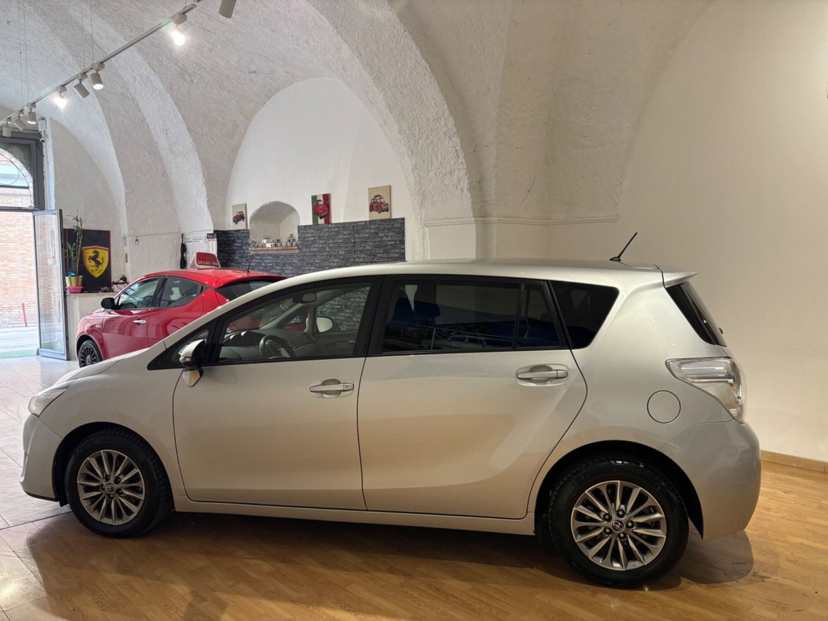 Toyota Verso 1.6 D-4D Style (3)