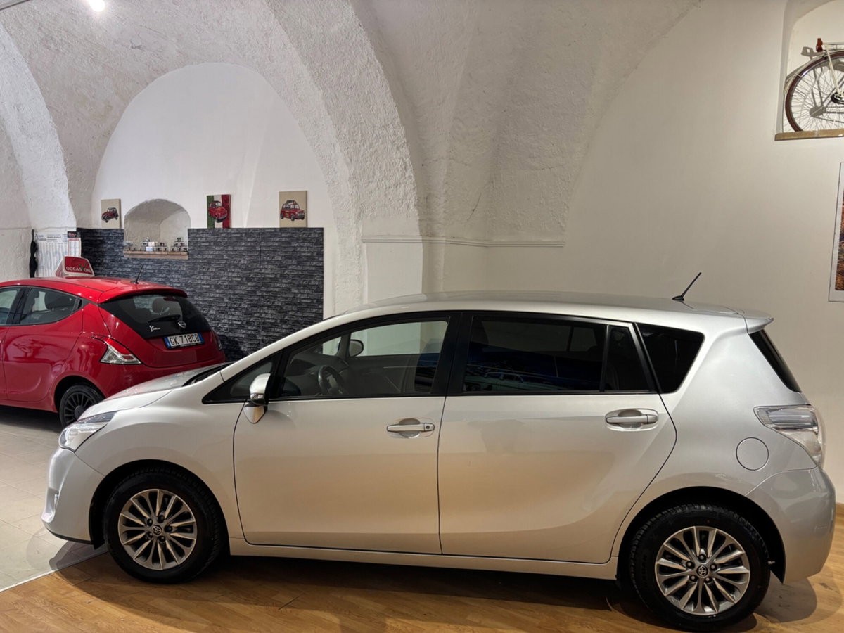 Toyota Verso 1.6 D-4D Style (6)