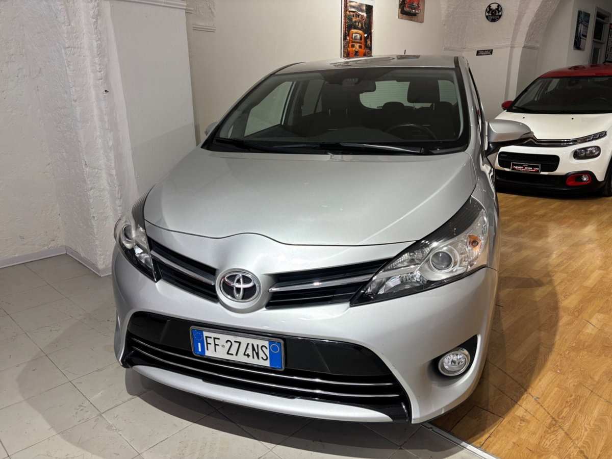 Toyota Verso 1.6 D-4D Style (7)