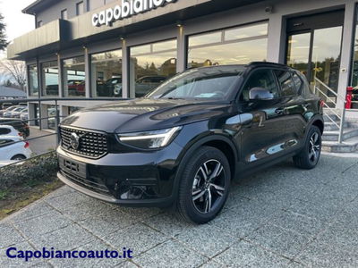 Volvo XC40 B3 automatico Plus Dark nuova