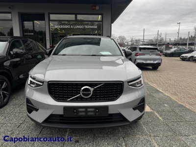Volvo XC40 B3 automatico Plus Dark (2)