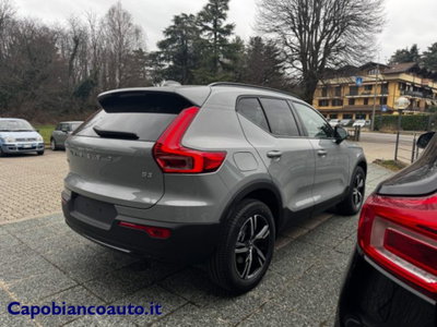 Volvo XC40 B3 automatico Plus Dark (6)