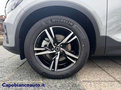 Volvo XC40 B3 automatico Plus Dark (9)