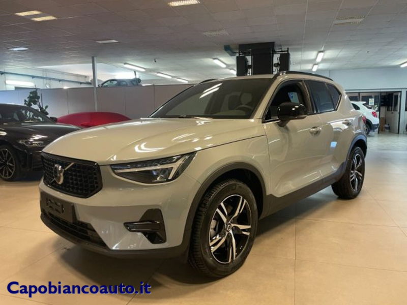 Volvo XC40 B3 automatico Plus Dark