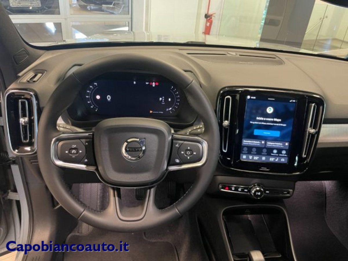 Volvo XC40 B3 automatico Plus Dark (13)