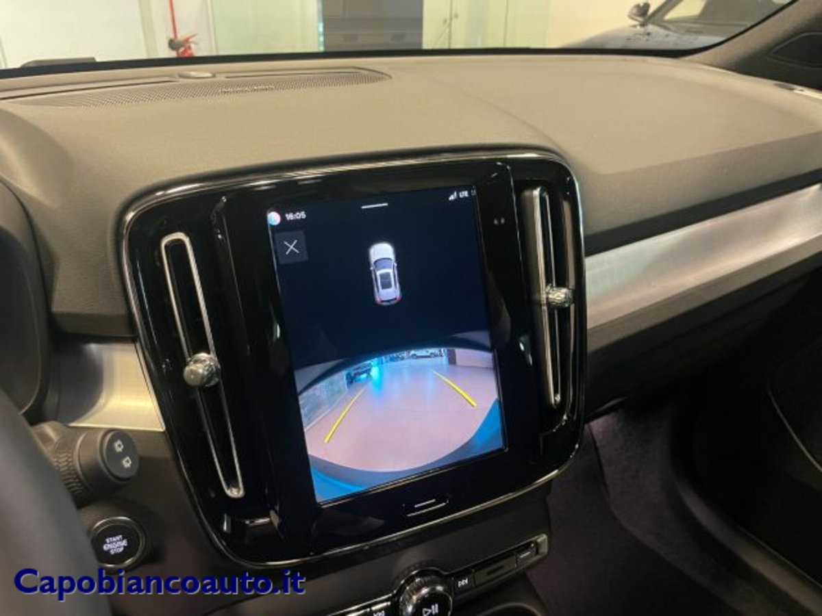 Volvo XC40 B3 automatico Plus Dark (14)