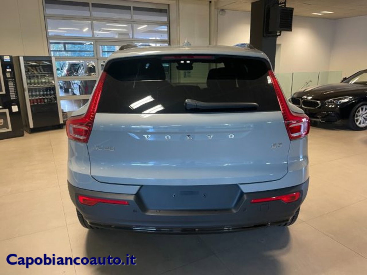 Volvo XC40 B3 automatico Plus Dark (6)