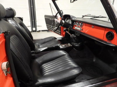 Alfa Romeo Spider 1750 TBi (9)