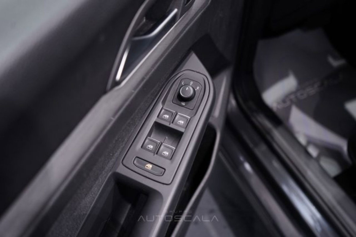 Volkswagen Golf 1.0 TSI EVO Life (10)