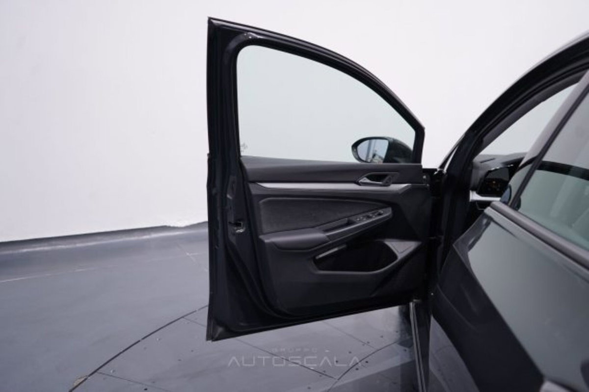 Volkswagen Golf 1.0 TSI EVO Life (9)