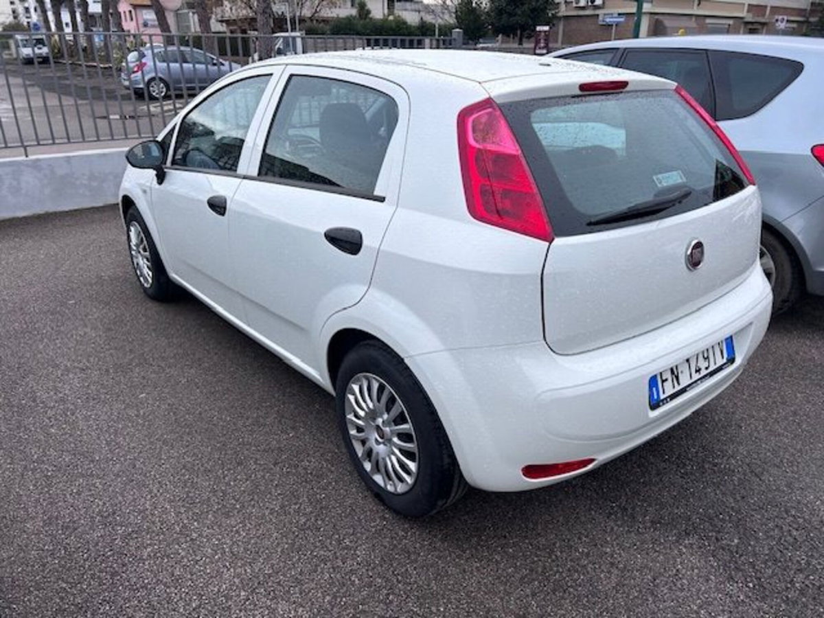 Fiat Punto 1.3 MJT II S&S 95 CV 5 porte Street (6)