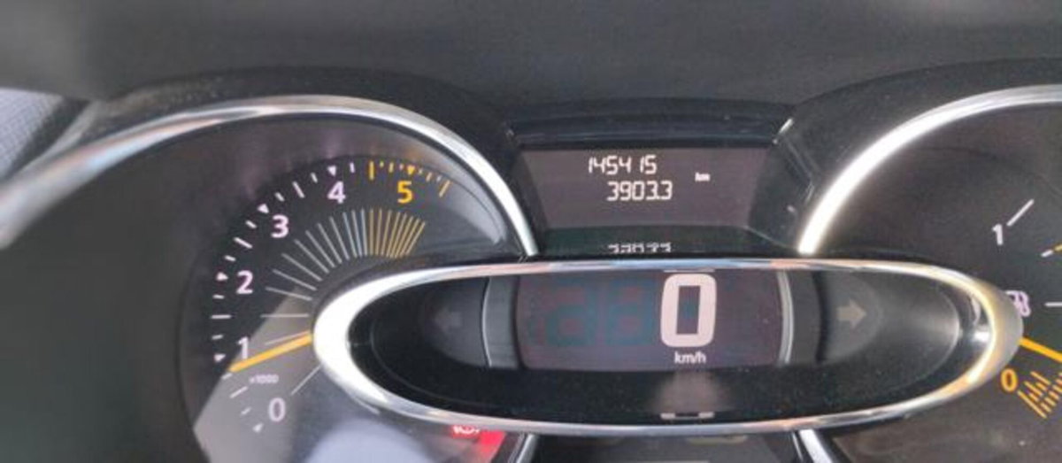 Renault Clio 1.5 dCi 8V 75CV 5 porte Costume National (13)