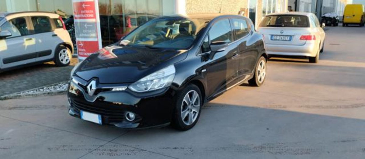 Renault Clio 1.5 dCi 8V 75CV 5 porte Costume National (2)