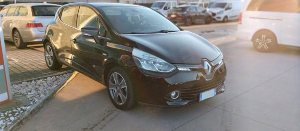 Renault Clio 1.5 dCi 8V 75CV 5 porte Costume National (5)