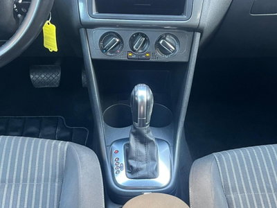Volkswagen Polo 1.6 TDI 90CV DPF DSG 5 porte Highline (14)