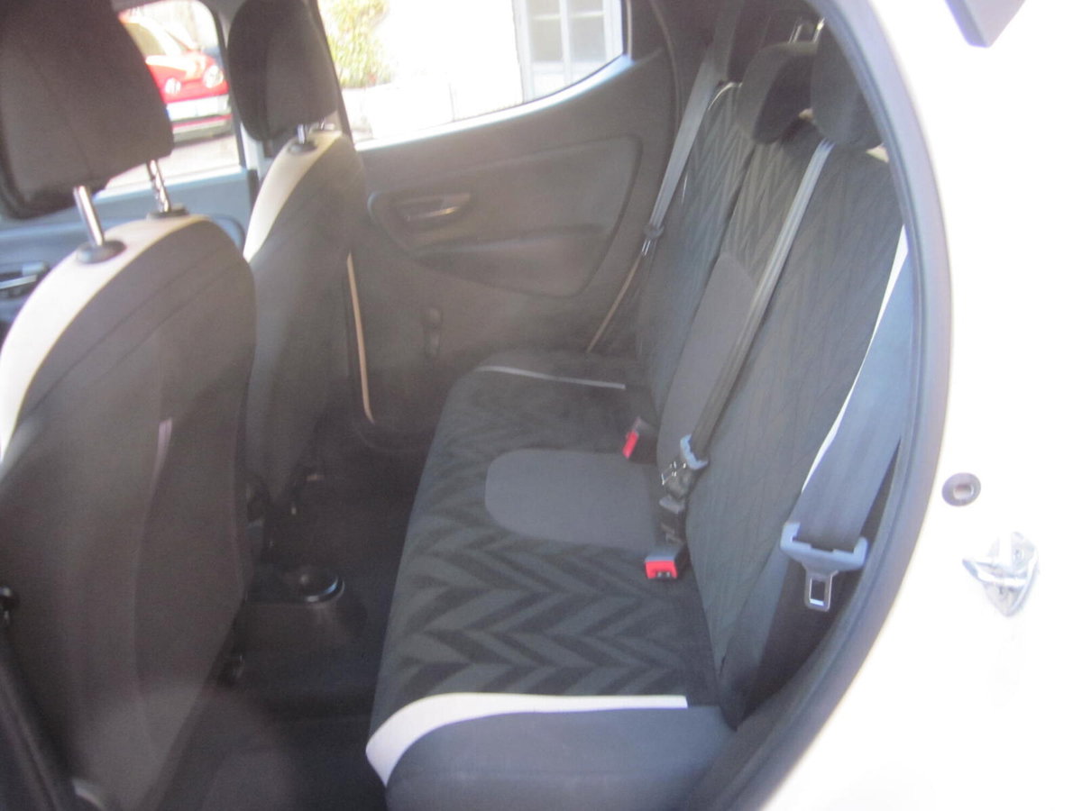 Lancia Ypsilon 1.2 69 CV 5 porte Gold (13)