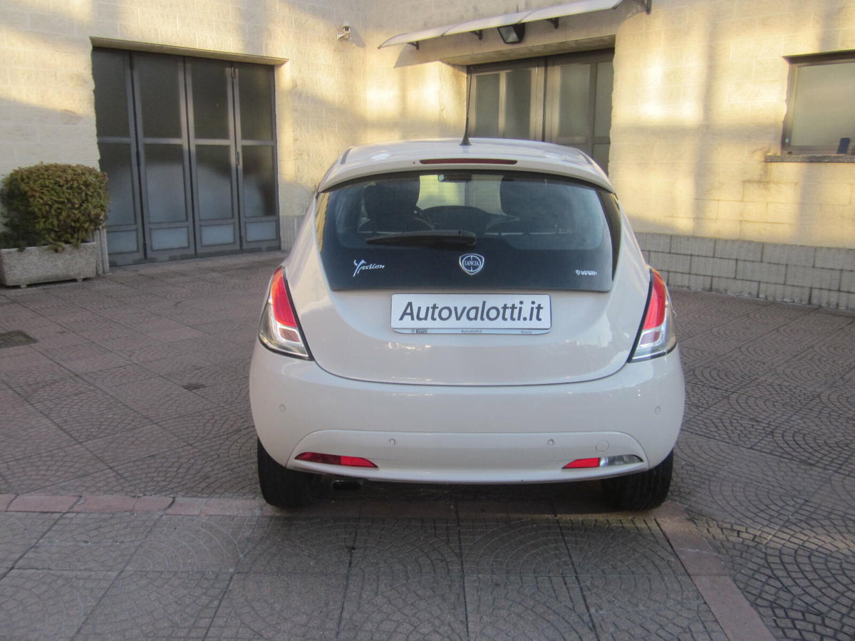 Lancia Ypsilon 1.2 69 CV 5 porte Gold (7)