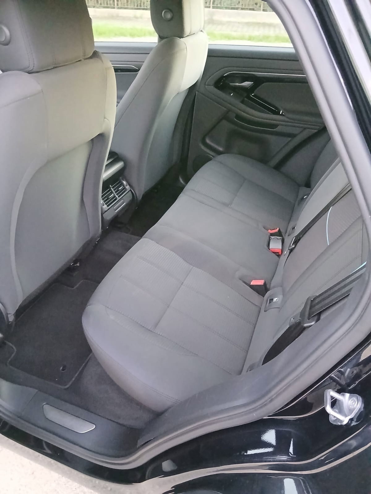 Land Rover Range Rover Evoque 2.0D I4-L.Flw 150 CV R-Dynamic S (8)