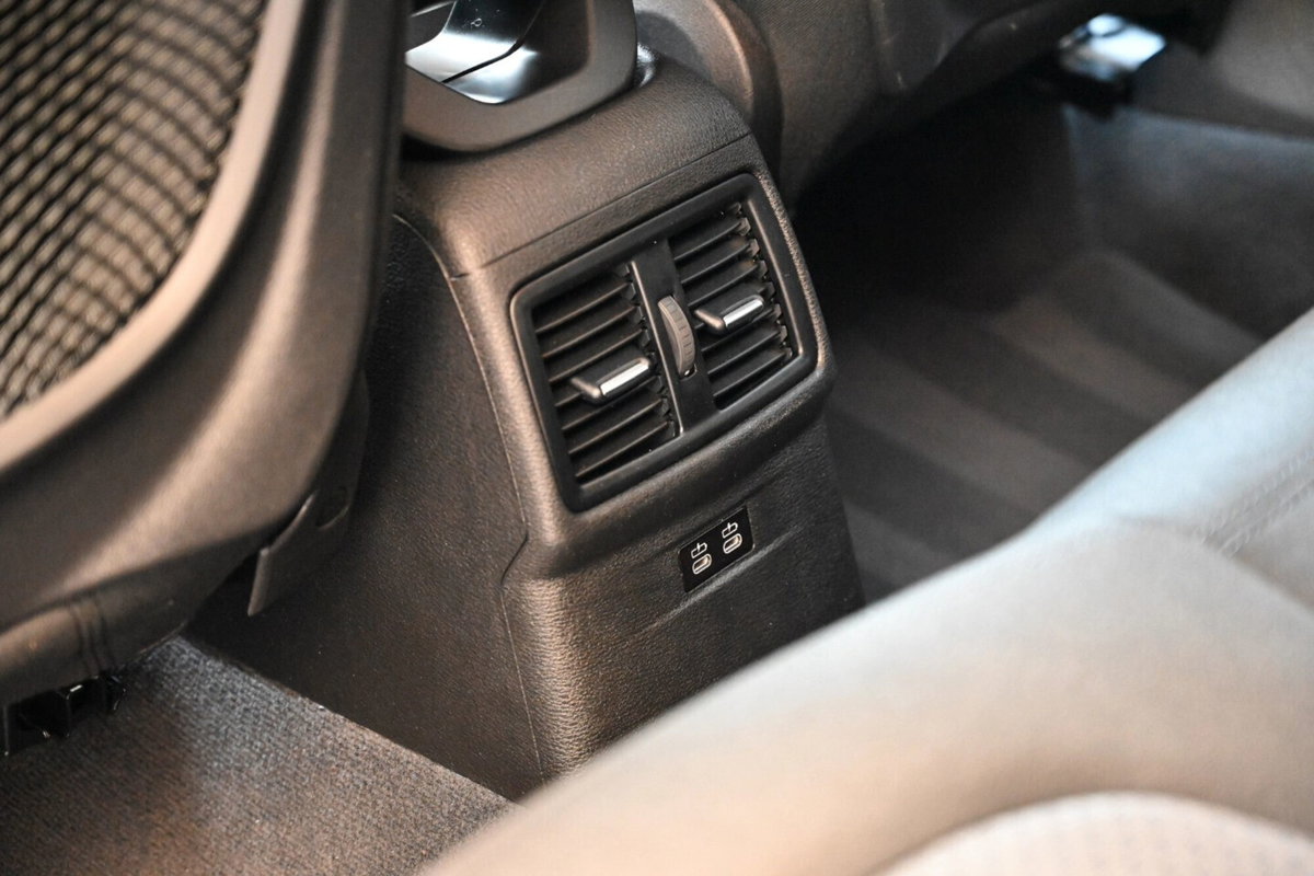 BMW X1 xDrive18d Business Advantage (17)