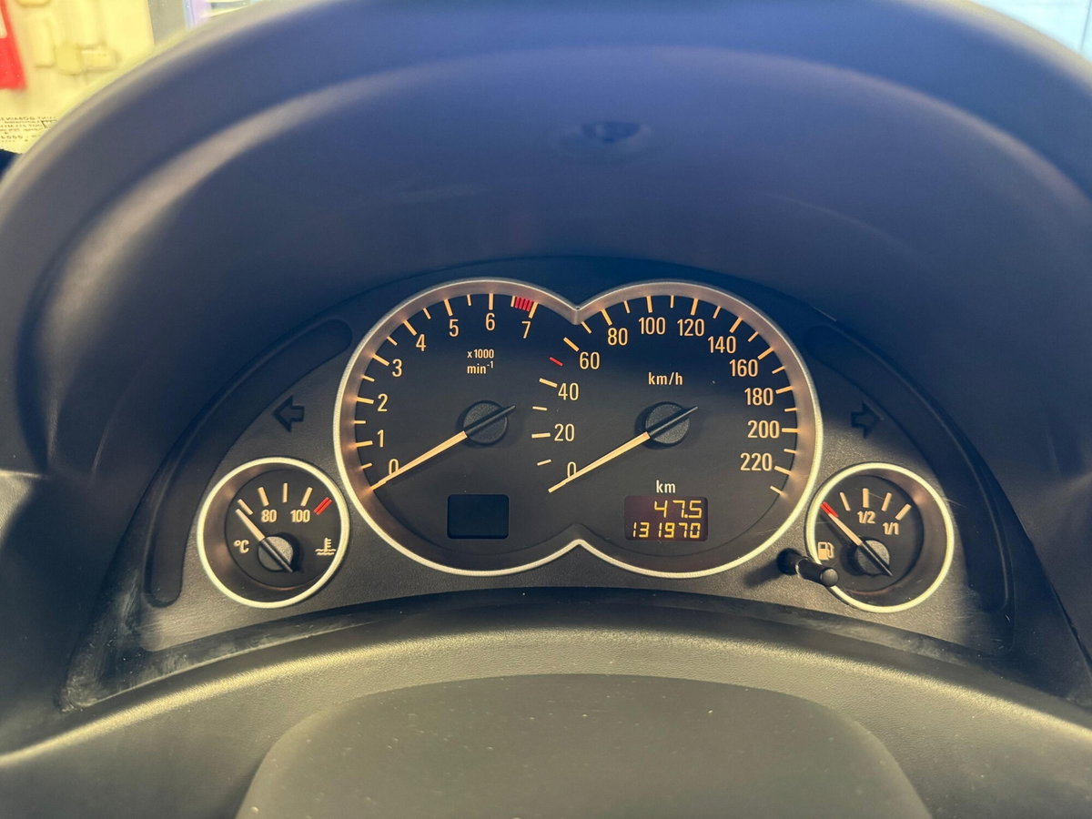 Opel Tigra TwinTop 1.4 16V Sport (15)