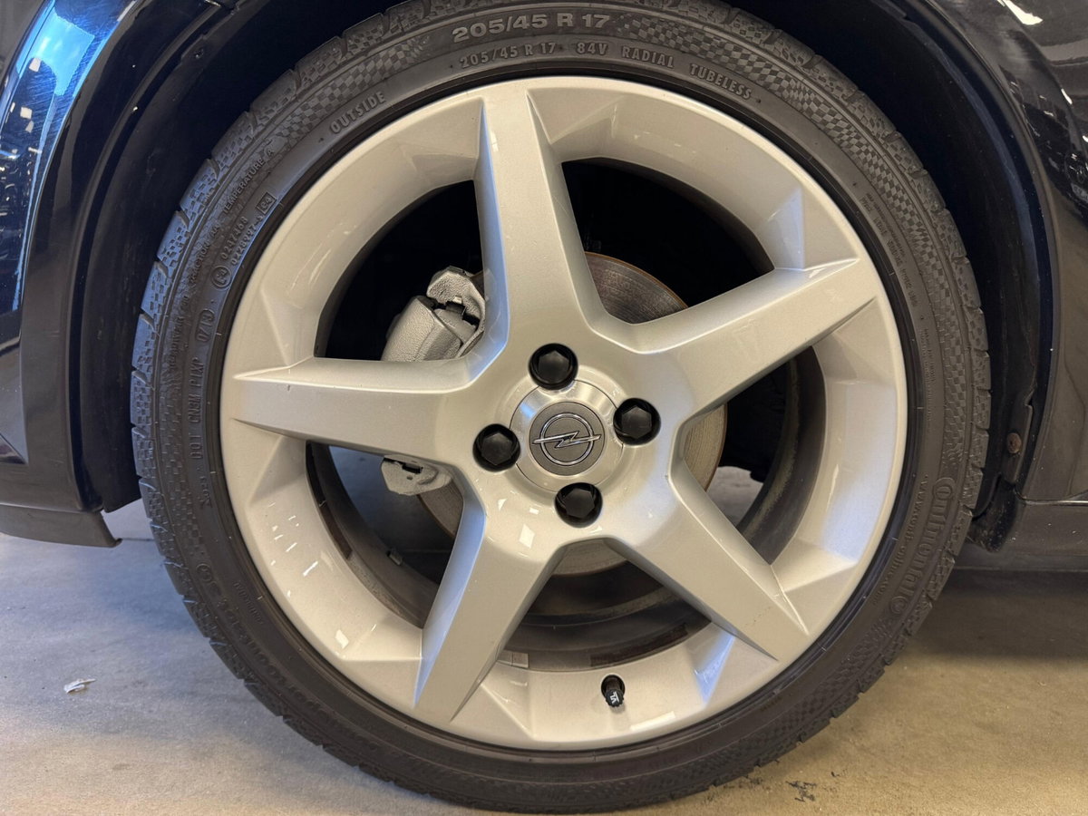 Opel Tigra TwinTop 1.4 16V Sport (18)