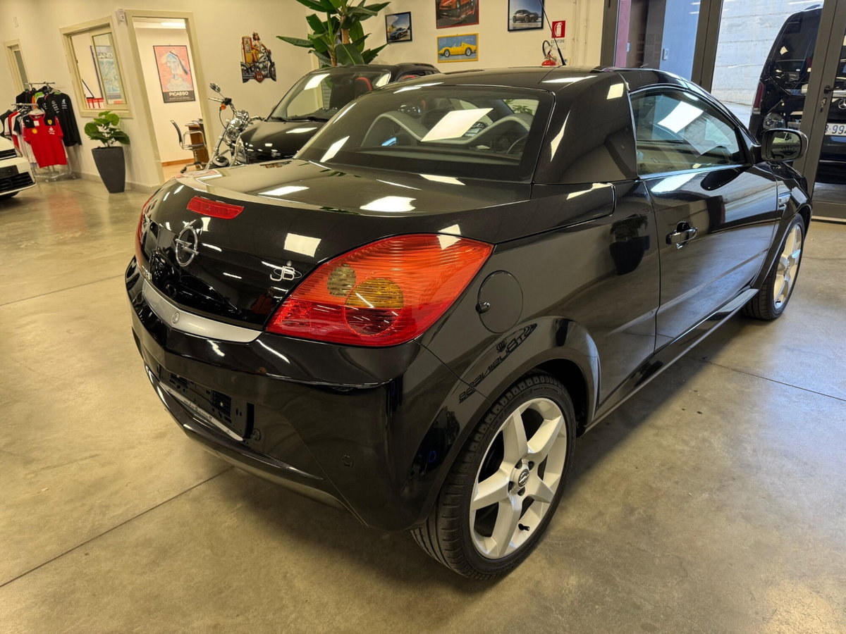 Opel Tigra TwinTop 1.4 16V Sport (4)