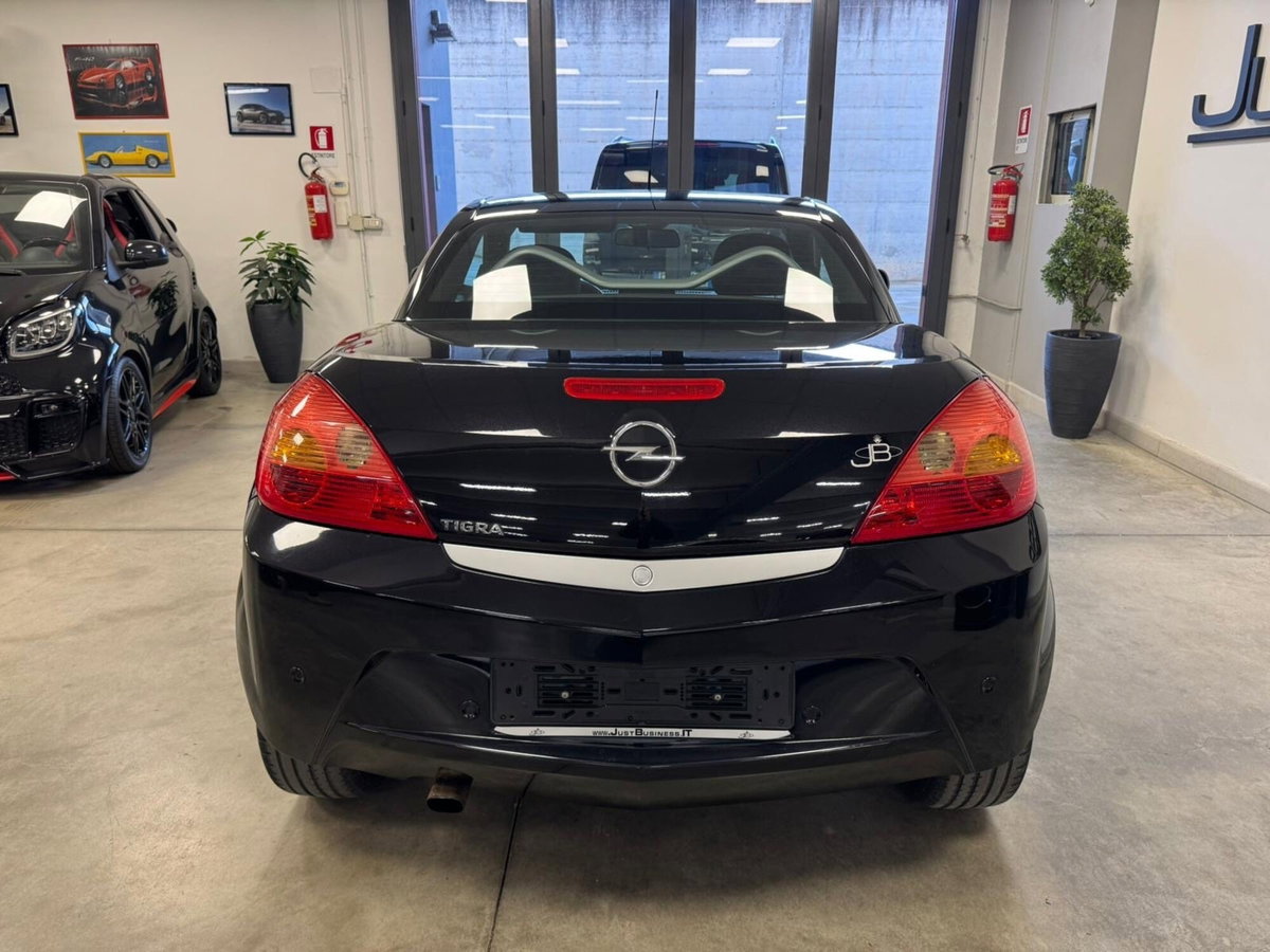 Opel Tigra TwinTop 1.4 16V Sport (5)