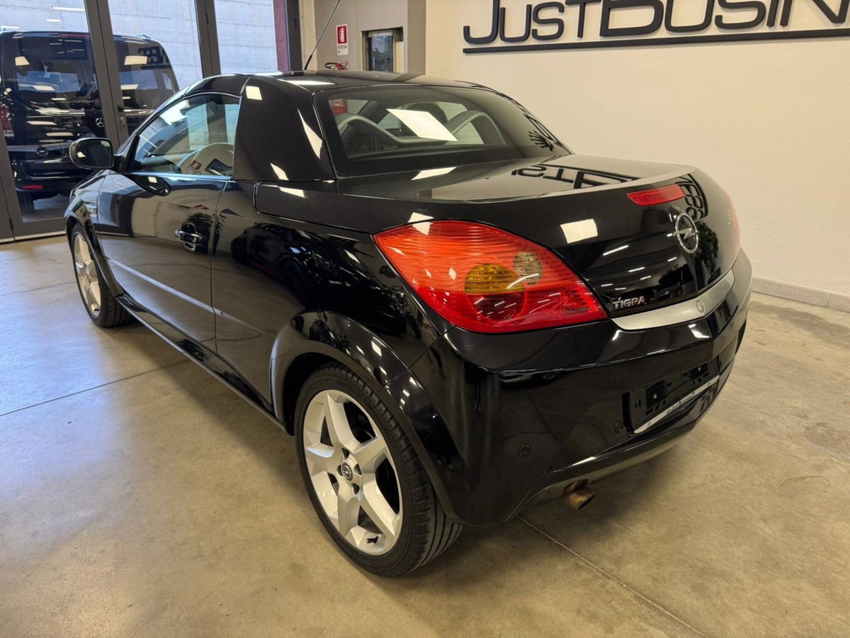 Opel Tigra TwinTop 1.4 16V Sport (6)
