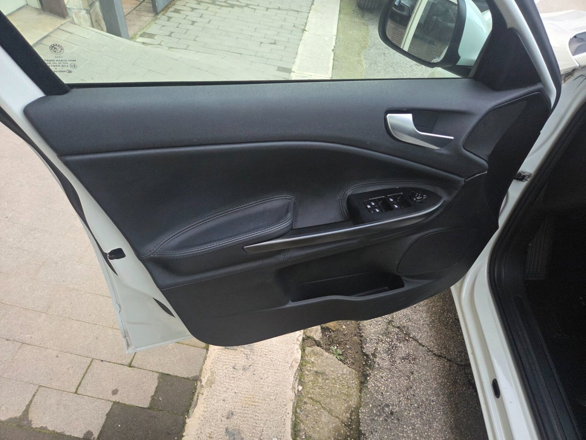 Alfa Romeo Giulietta 1.6 JTDm-2 Distinctive (15)