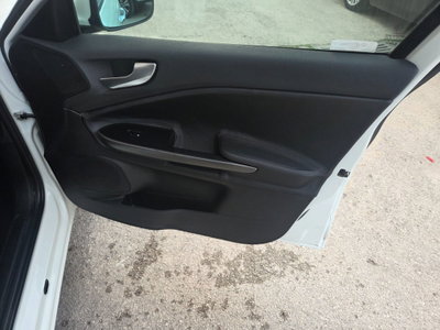 Alfa Romeo Giulietta 1.6 JTDm-2 Distinctive (17)