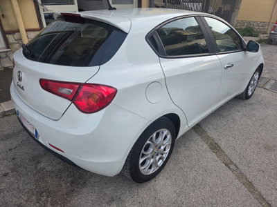 Alfa Romeo Giulietta 1.6 JTDm-2 Distinctive (5)