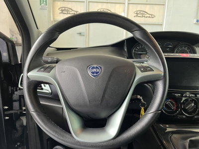 Lancia Ypsilon 1.0 FireFly 5 porte S&S Hybrid Ecochic Gold (10)