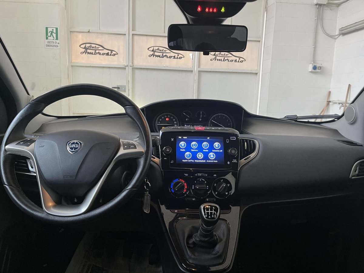 Lancia Ypsilon 1.0 FireFly 5 porte S&S Hybrid Ecochic Gold (7)
