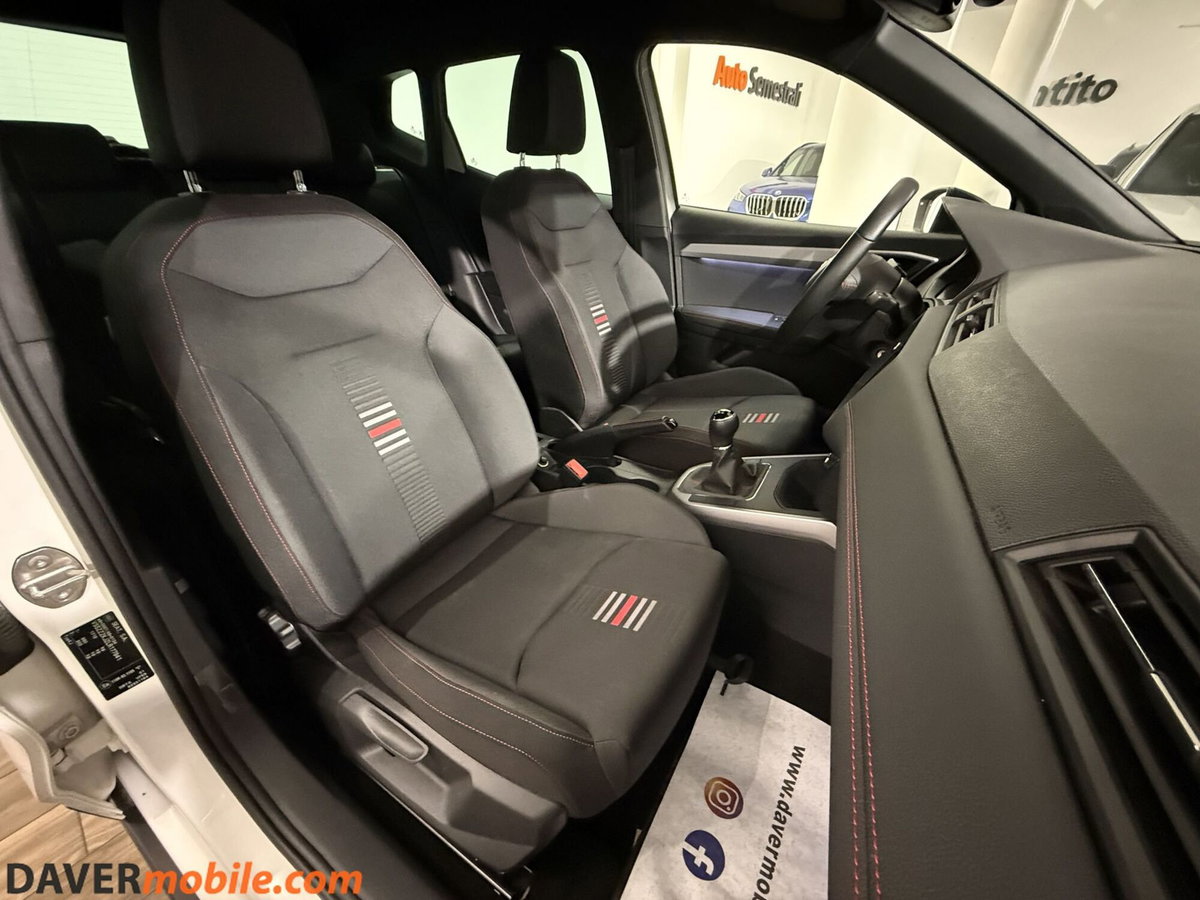 SEAT Arona 1.0 TGI FR (10)