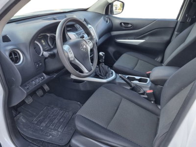 Nissan Navara 2.3 dCi 4WD King Cab Acenta (12)