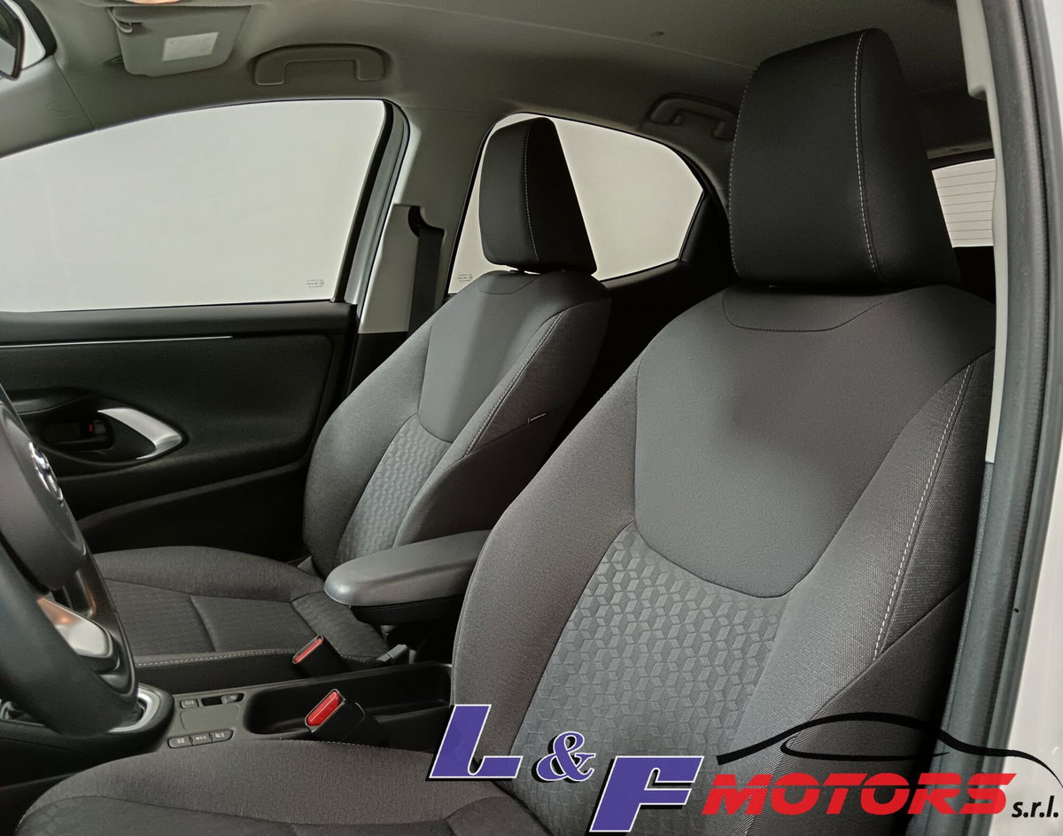 Toyota Yaris 1.5 Hybrid 5 porte Energy (11)