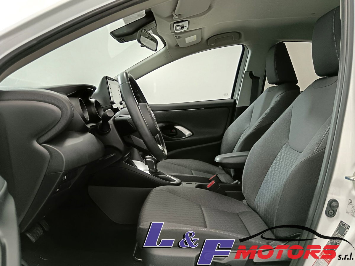 Toyota Yaris 1.5 Hybrid 5 porte Energy (16)