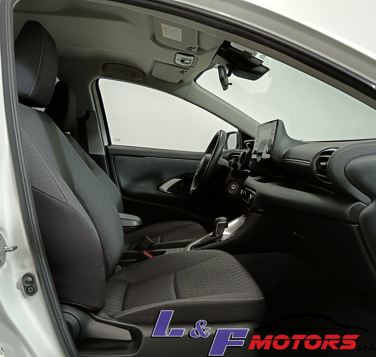 Toyota Yaris 1.5 Hybrid 5 porte Energy (18)