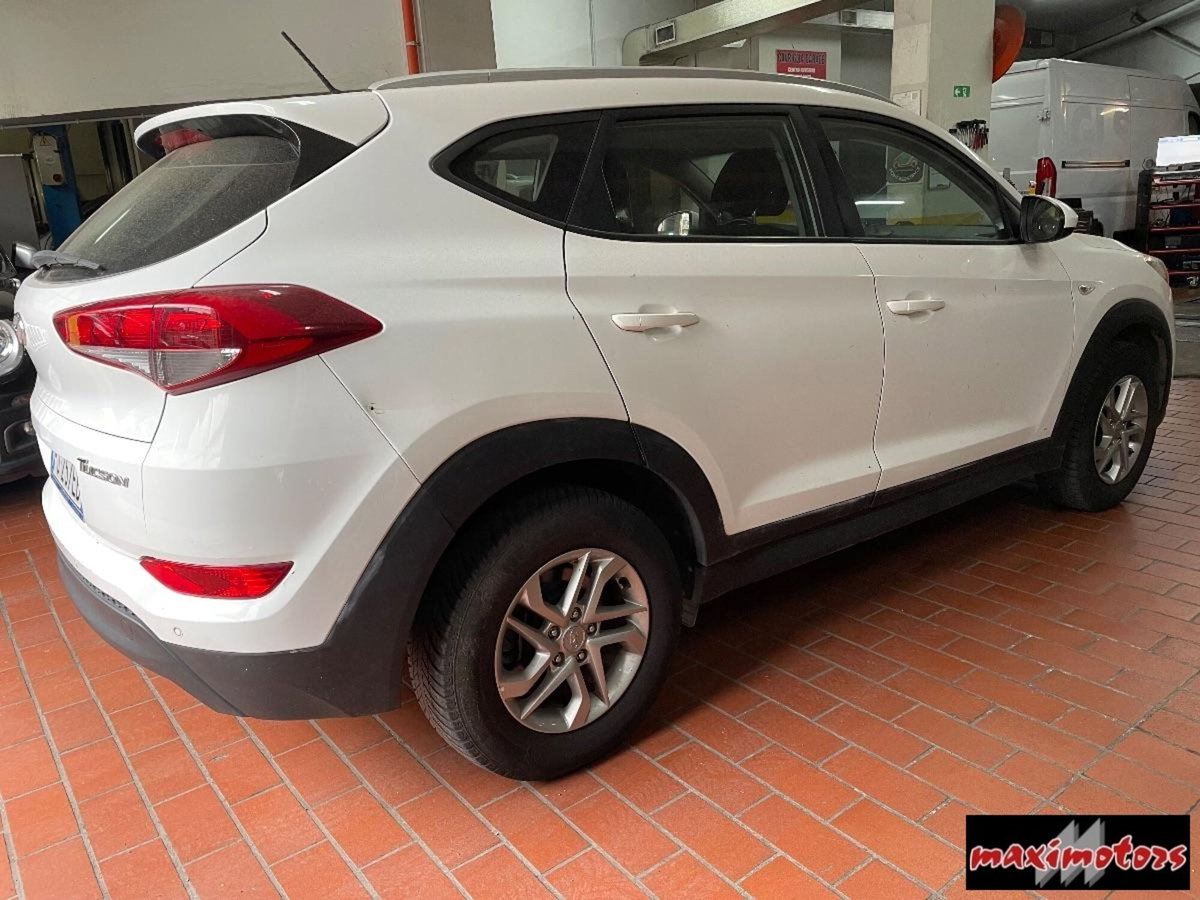 Hyundai Tucson 1.7 CRDi Comfort (2)