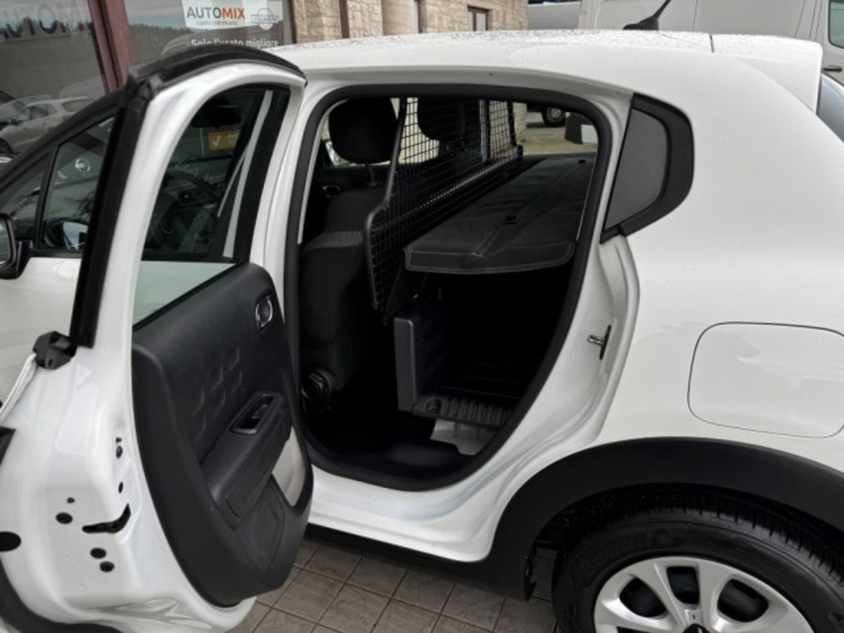 Citroen C3 BlueHDi 100 S&S Van Feel (15)