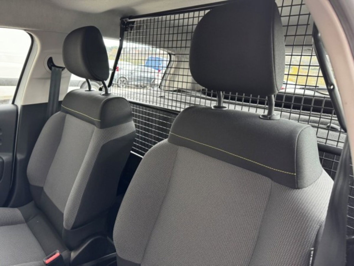 Citroen C3 BlueHDi 100 S&S Van Feel (20)