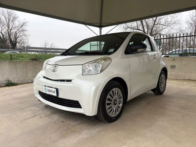 Toyota iQ 1.0 CVT Lounge usata