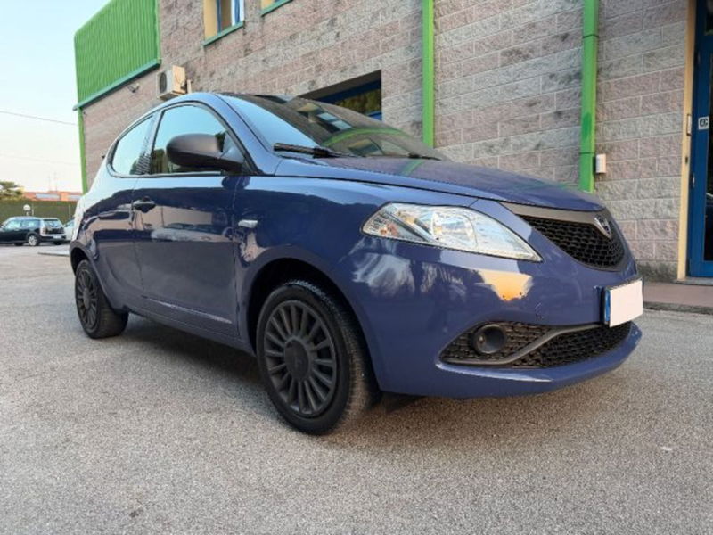 Lancia Ypsilon 1.2 69 CV 5 porte Unyca
