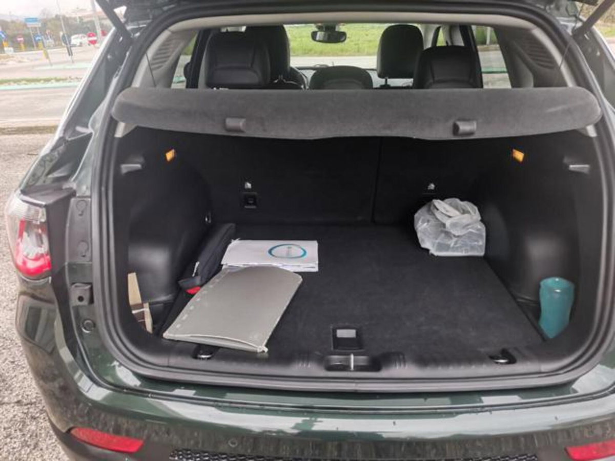 Jeep Compass 1.6 Multijet II 2WD Limited (16)