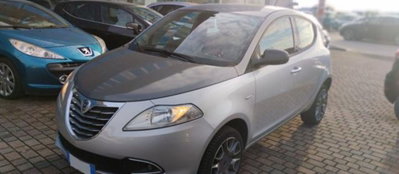Lancia Ypsilon 0.9 TwinAir 85 CV 5 porte Metano Ecochic Silver (2)
