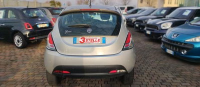 Lancia Ypsilon 0.9 TwinAir 85 CV 5 porte Metano Ecochic Silver (3)