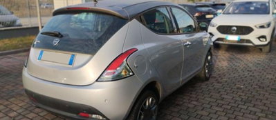 Lancia Ypsilon 0.9 TwinAir 85 CV 5 porte Metano Ecochic Silver (4)