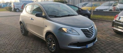 Lancia Ypsilon 0.9 TwinAir 85 CV 5 porte Metano Ecochic Silver (5)