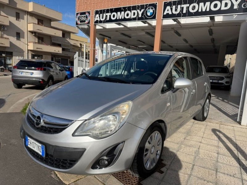 Opel Corsa 1.2 5 porte Cosmo