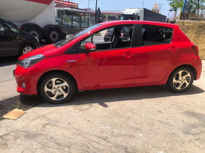 Toyota Yaris 1.5 Hybrid 5 porte Energy (4)